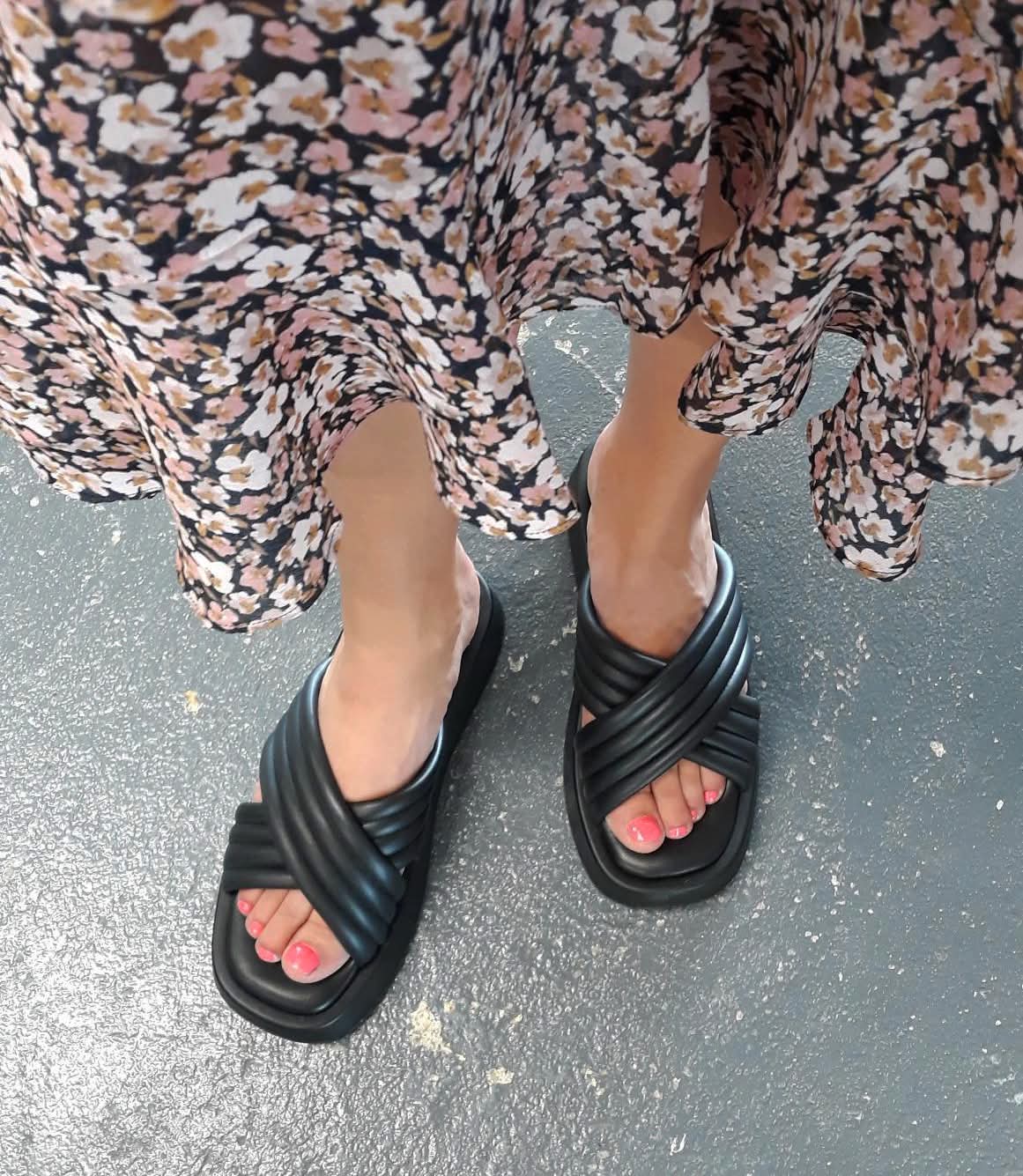 72126 Black