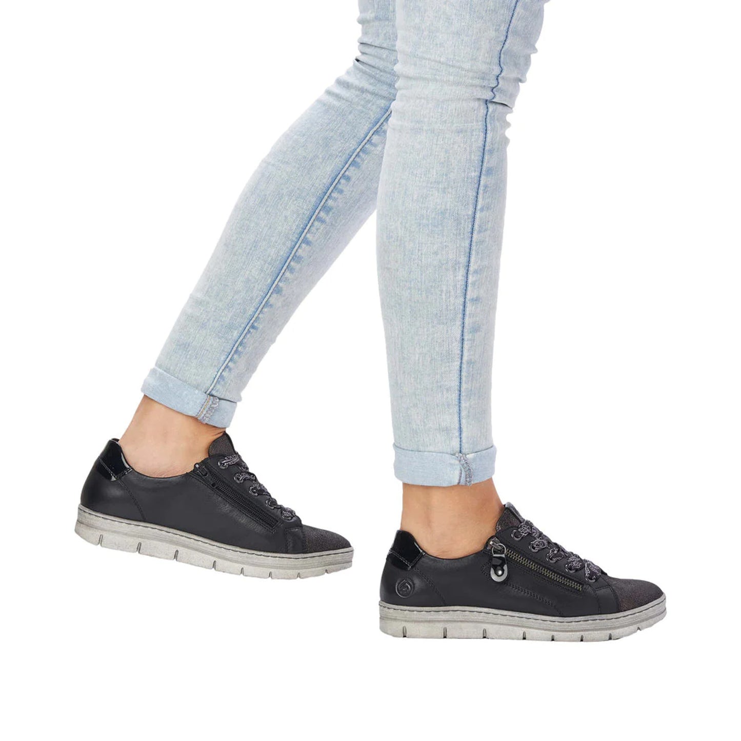 D5825/01 Black