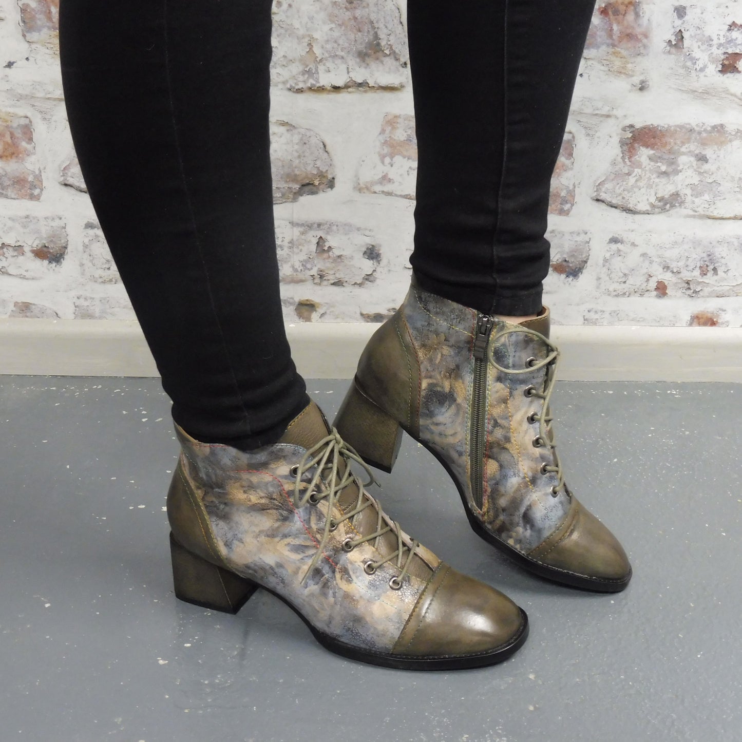 Havana Grey Floral (size 38) - ONLINE ONLY