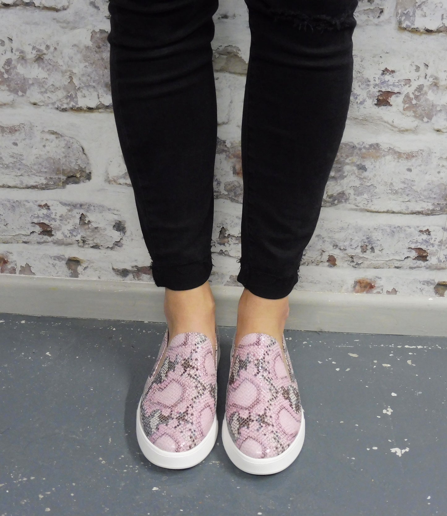 Radha Pink Snake