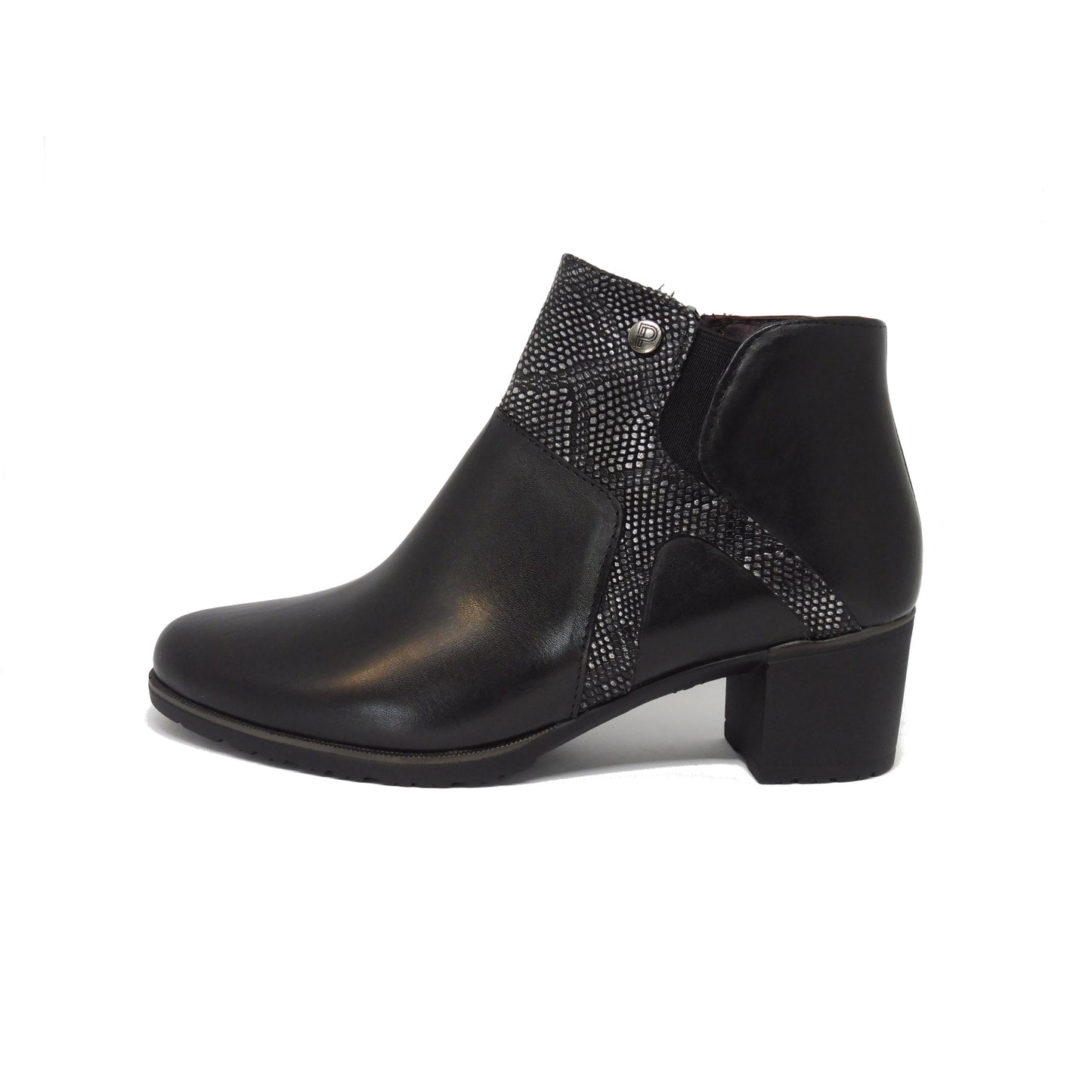 5738 Black (size 42) ONLINE ONLY