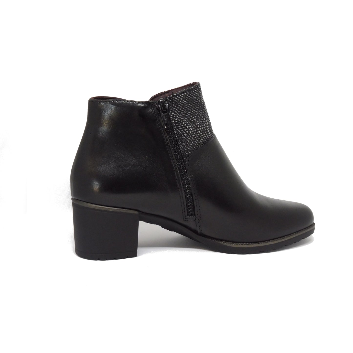 5738 Black (size 42) ONLINE ONLY