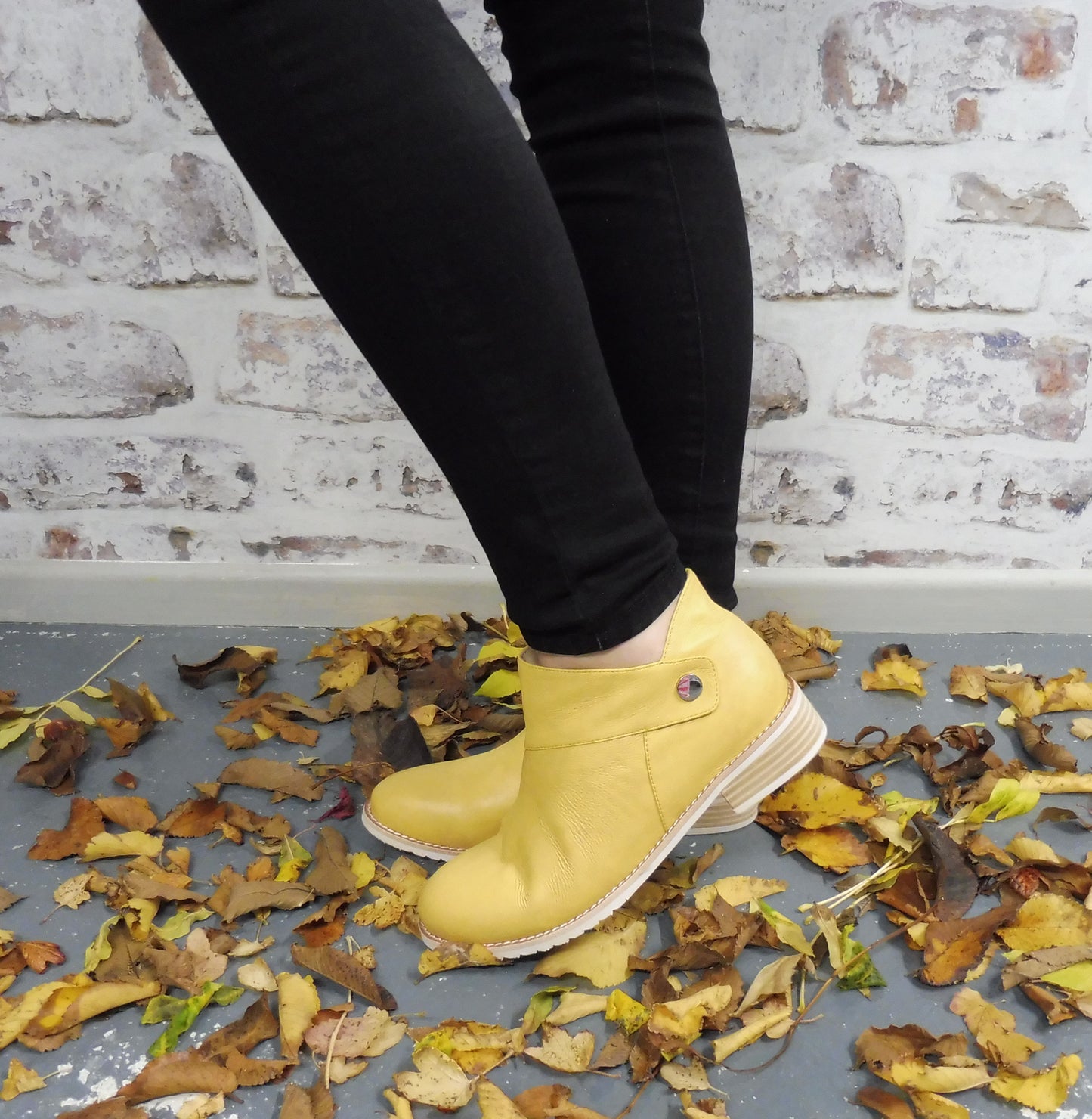 Oli 05 Yellow (size 37)