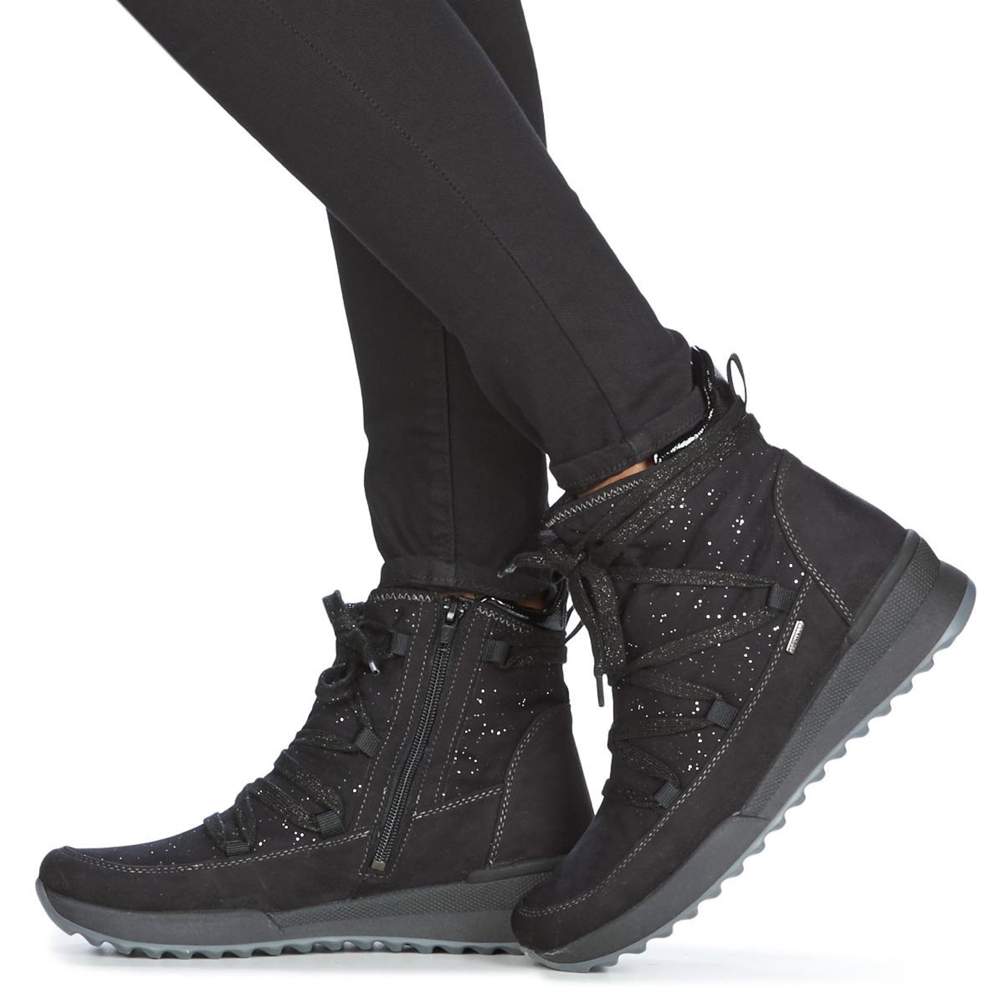 Victoria 18 Black
