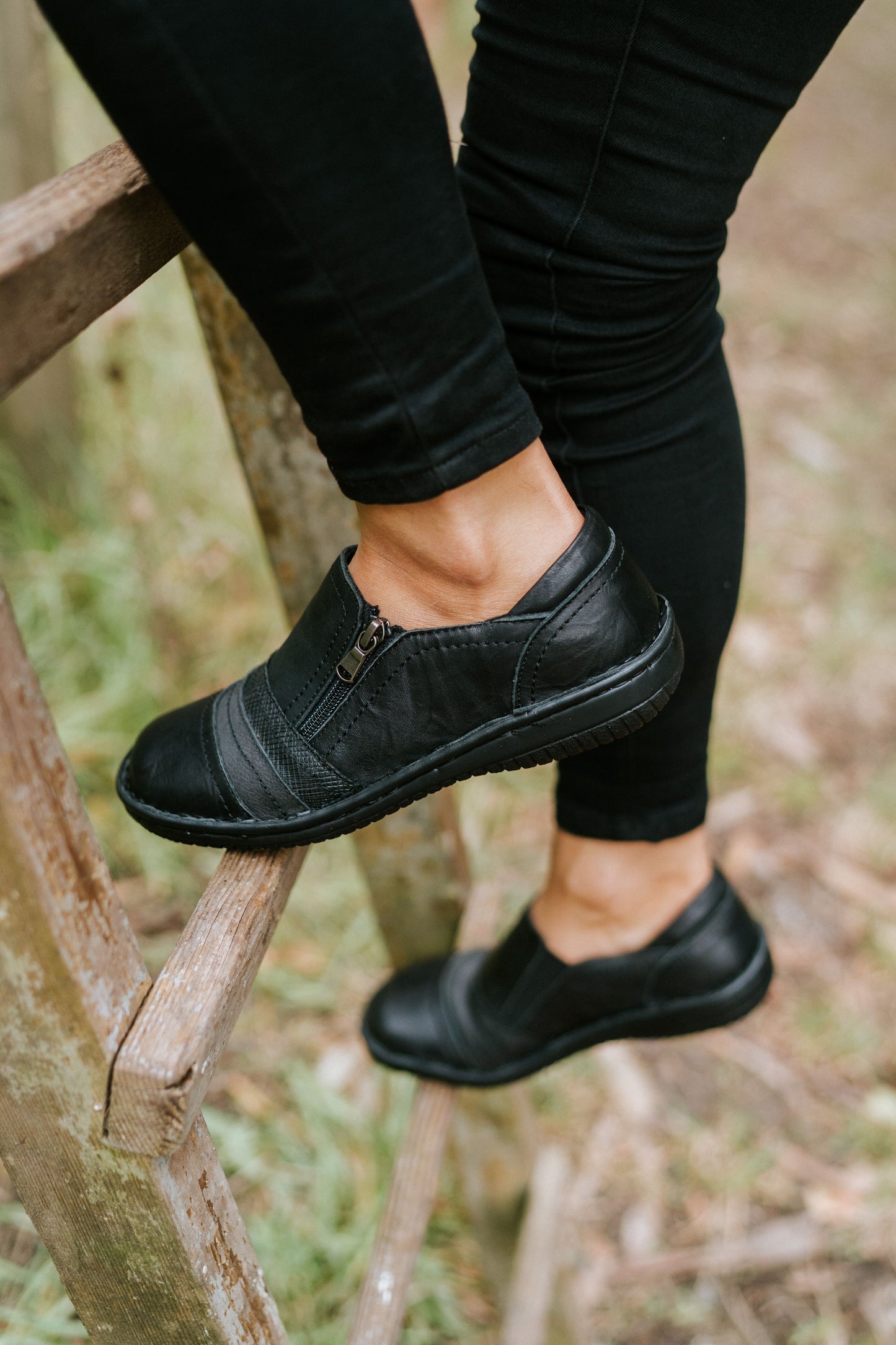 5849-27 Black Crinkle (size 41)