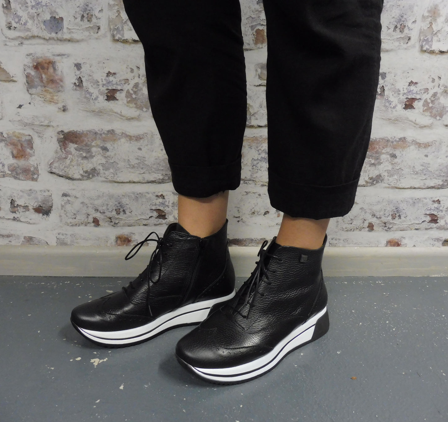 3121 Black - ONLINE ONLY