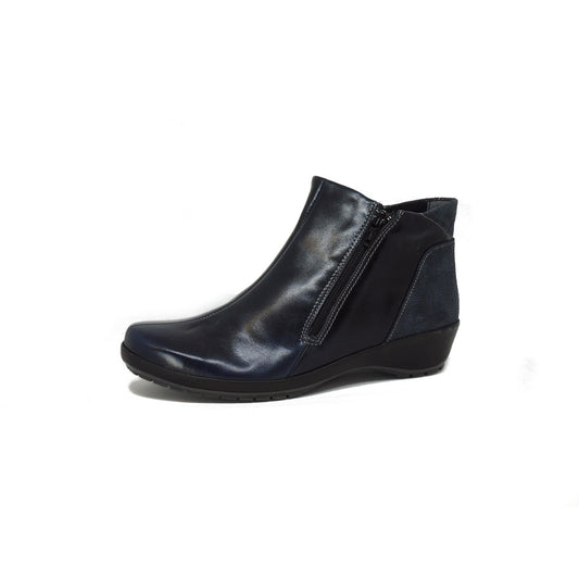 Volga Electric/Dk Navy (size 36) - ONLINE ONLY